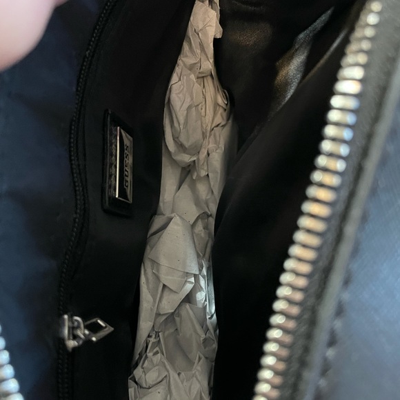 Guess - Picture 3 of 9